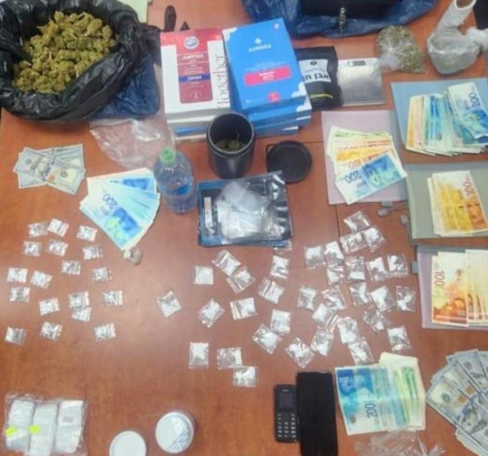 סחר בסמים - המשטרה עצרה בסוף השבוע תושבת נתניה